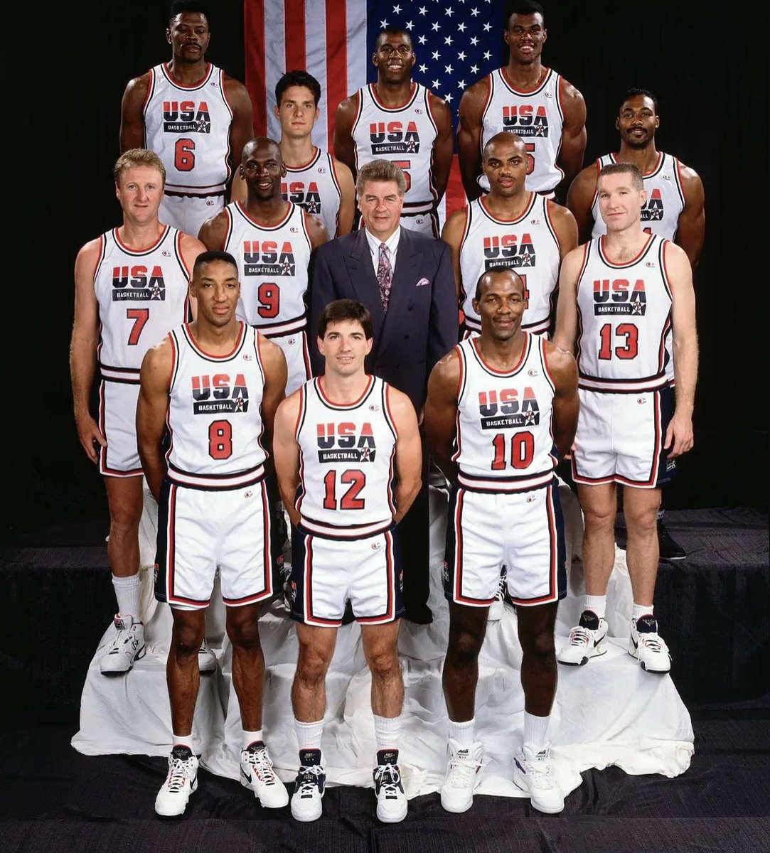 VinnysCorner1's tweet photo. If you cannot name every player in this photo, you don't really know basketball. https://t.co/SGQLJtRMUl