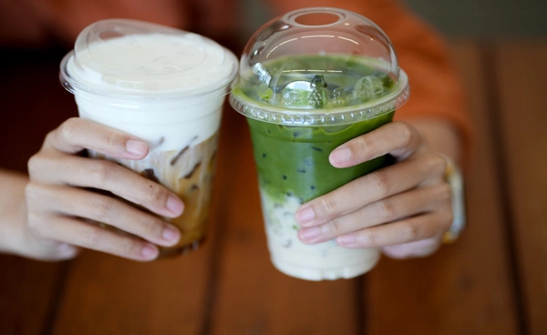 tnnthailand's tweet photo. ระวัง! "กินหวานทุกวัน" "เลือดอาจกลายเป็นไขมัน" ไตรกลีเซอไรด์สูง เสี่ยง"ตับอ่อนอักเสบ"ถึงชีวิต: แพทย์ มช. เผยถึงกลไกอันตรายของการบริโภคน้ำตาลมากเกินไปในทุกๆ วัน ซึ่งส่งผลโดยตรงให้ระดับไขมันไตรกลีเซอไรด์ในกระแสเลือดพุ่งสูงขึ้นอย่างรวดเร็ว… https://t.co/SkkVUPfLf7 #TNN #TNNONLINE https://t.co/mOrzO9FGiX
