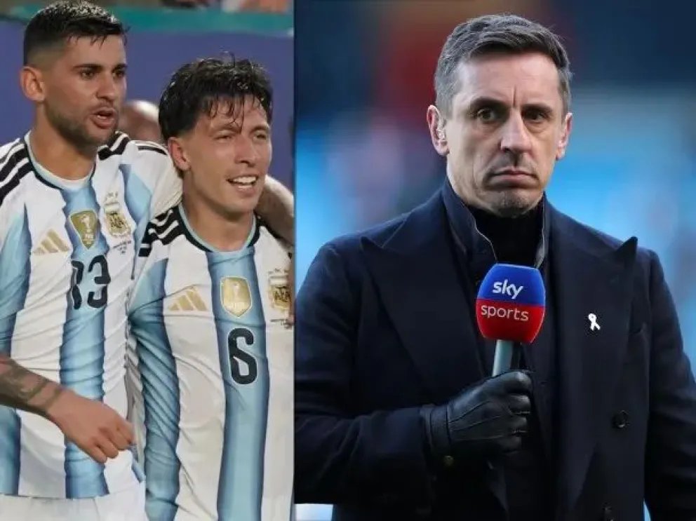 deportes24ar's tweet photo. 🏴󠁧󠁢󠁥󠁮󠁧󠁿GARY NEVILLE: 

“NO VEO MANERA DE QUE NO HAGAMOS AL MENOS DOS GOLES. 

Tienes a Cristian Romero y Lisandro Martínez que parece que ENTRE LOS DOS REGALAN UN GOL POR PARTIDO. 

Después los ves otra vez y resulta que están marcando goles, ganando todos los cabezazos y apareciendo por todas partes.

Yo los llamo la mejor-peor pareja de centrales del mundo. PASAN DE LO SUBLIME A LO RIDÍCULO”.