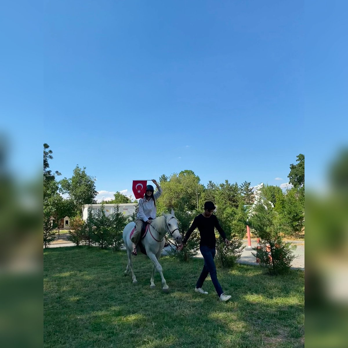 AybuDilmer's tweet photo. Yunus Emre Enstitüsü Türkçe Yaz Okulu öğrencilerimiz Üniversitemiz Hipoterapi Merkezini ziyaret etti.
@yeeorgtr @acengizkoseoglu @ybuankara https://t.co/fgoO4UhSHe