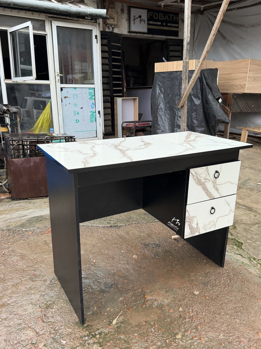 OTUNBA_TIZ's tweet photo. I will like to give out this work table 

Size:- 40” by 20”
Location:- Iwaya, Yaba Lagos.

If you are interested, kindly notify in the comments. (I will pick randomly)

Please note- it’s not brand new, I personally used it … If you are in Iwaya or around and can come pick it up at the shop, kindly notify.