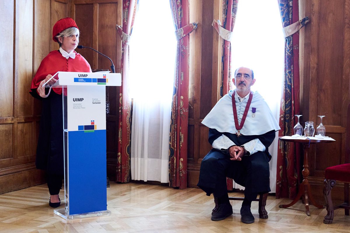 pedro_casares's tweet photo. Investidura de @daniInnerarity como Doctor Honoris Causa de la @UIMP. Comparto con él que la Unión Europea tiene que tomar hoy decisiones más difíciles ya que vivimos en un mundo para el que no estaba pensada, con juegos de poder que ya no son cooperativos sino de puro conflicto. https://t.co/ibQ8FwHc4l