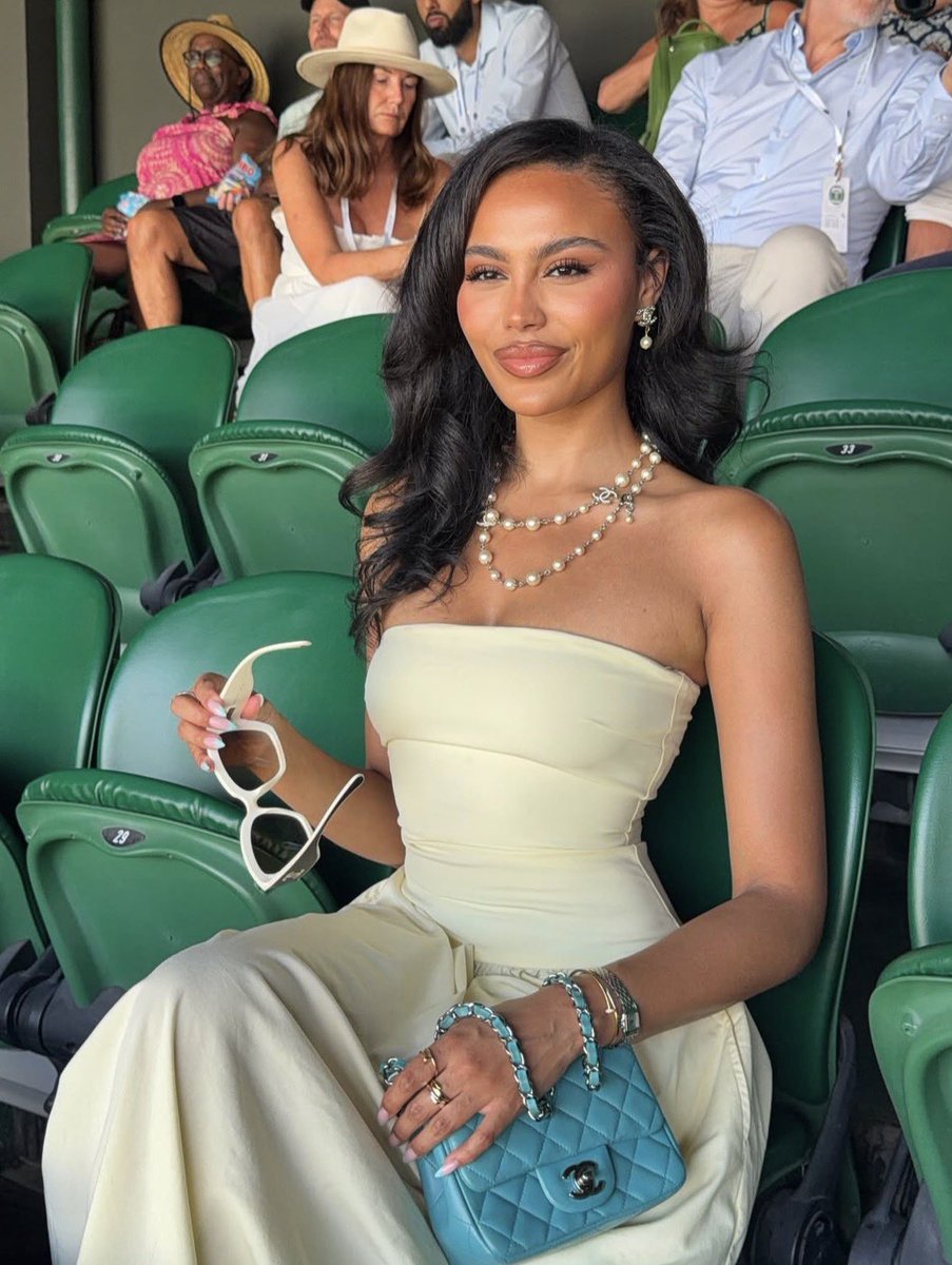 archivesella's tweet photo. wimbledon https://t.co/cxbpF8Zmk7
