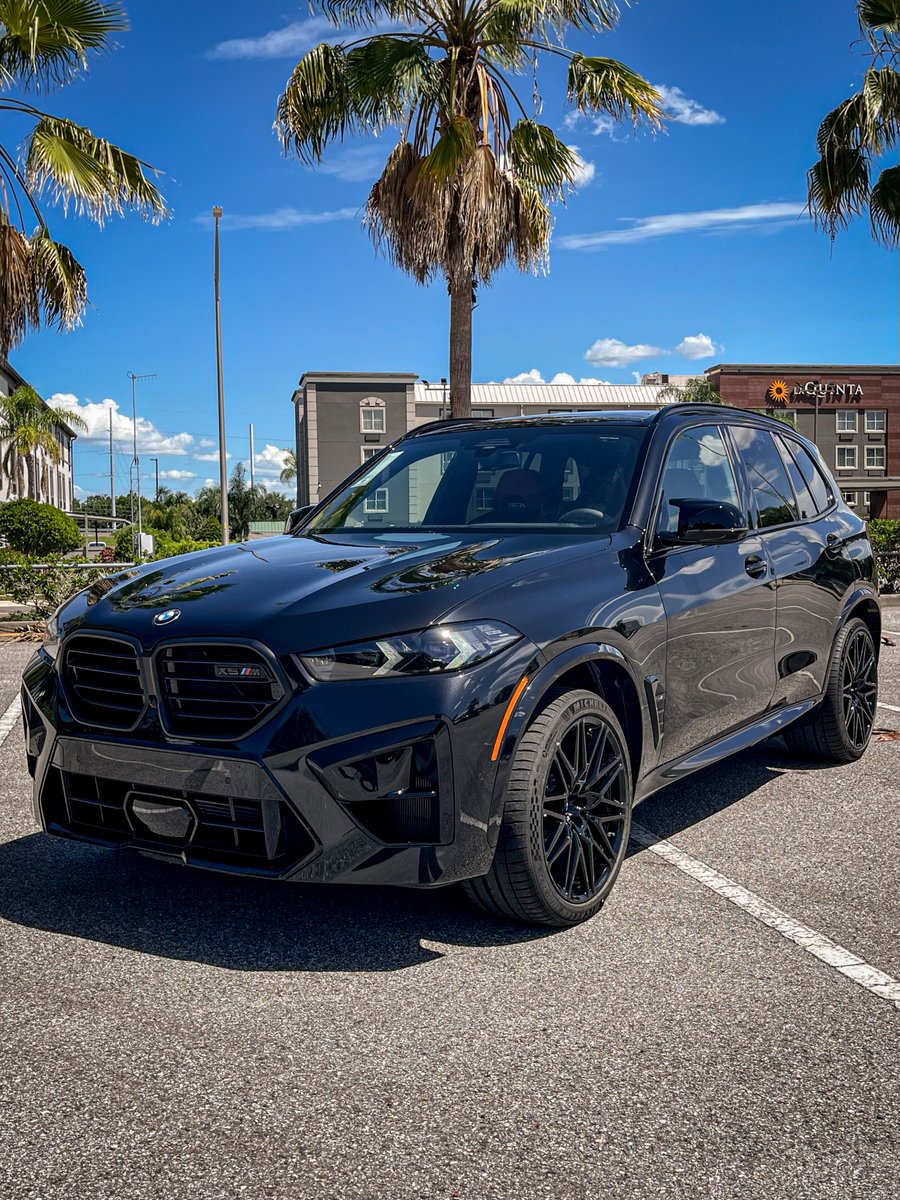fieldsbmw's tweet photo. THE BEAST WEARING A TUXEDO.
The 2026 BMW X5 M has arrived at Fields BMW Lakeland. Effortless composure, relentless power. Call (863) 816-1234 or visit https://t.co/Mqia2Pkcyl.
Photos: Christian Cosentino.
#FieldsBMW #BMWX5M #UltimateDrivingMachine #BMWPerformance https://t.co/FA06OezBKl