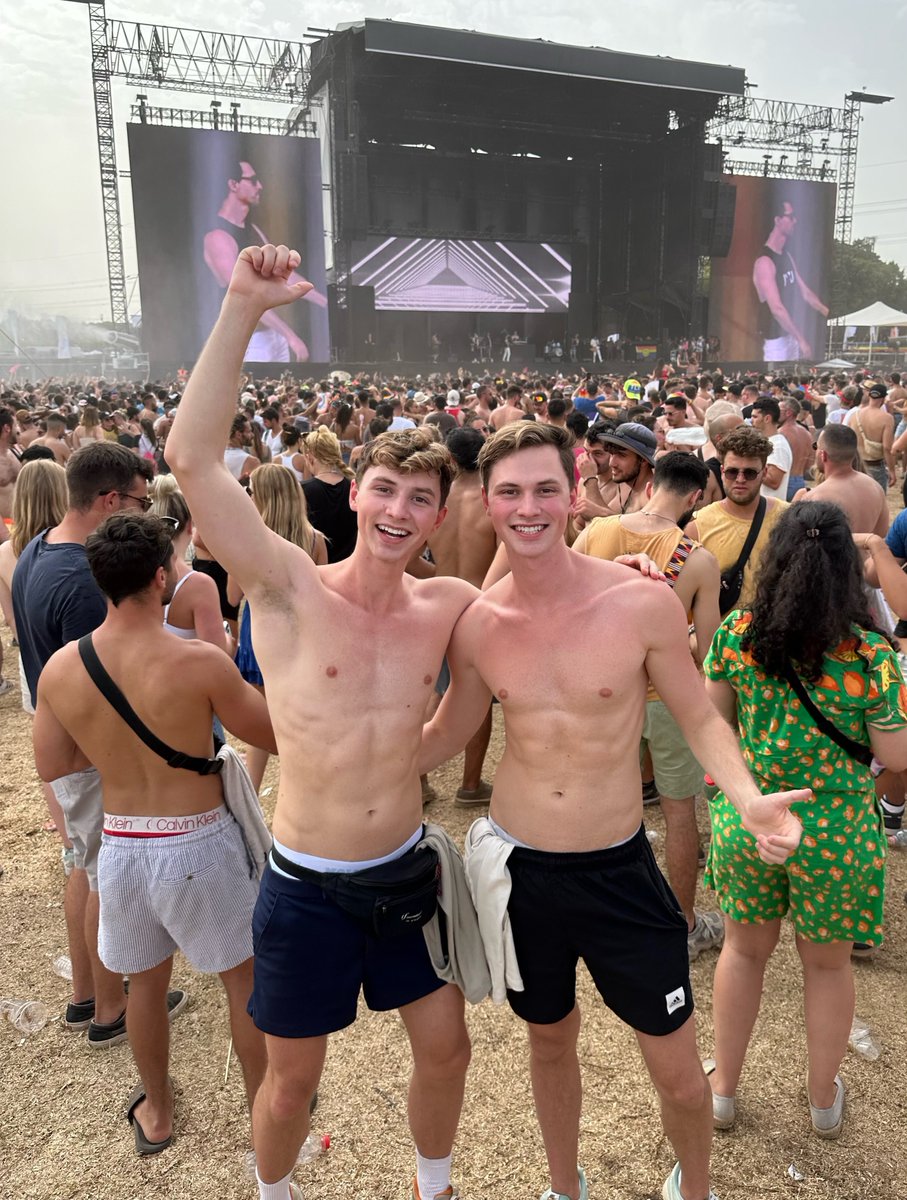czechtwins's tweet photo. How it started….         How it ended up🥵 https://t.co/rDFG18igq4