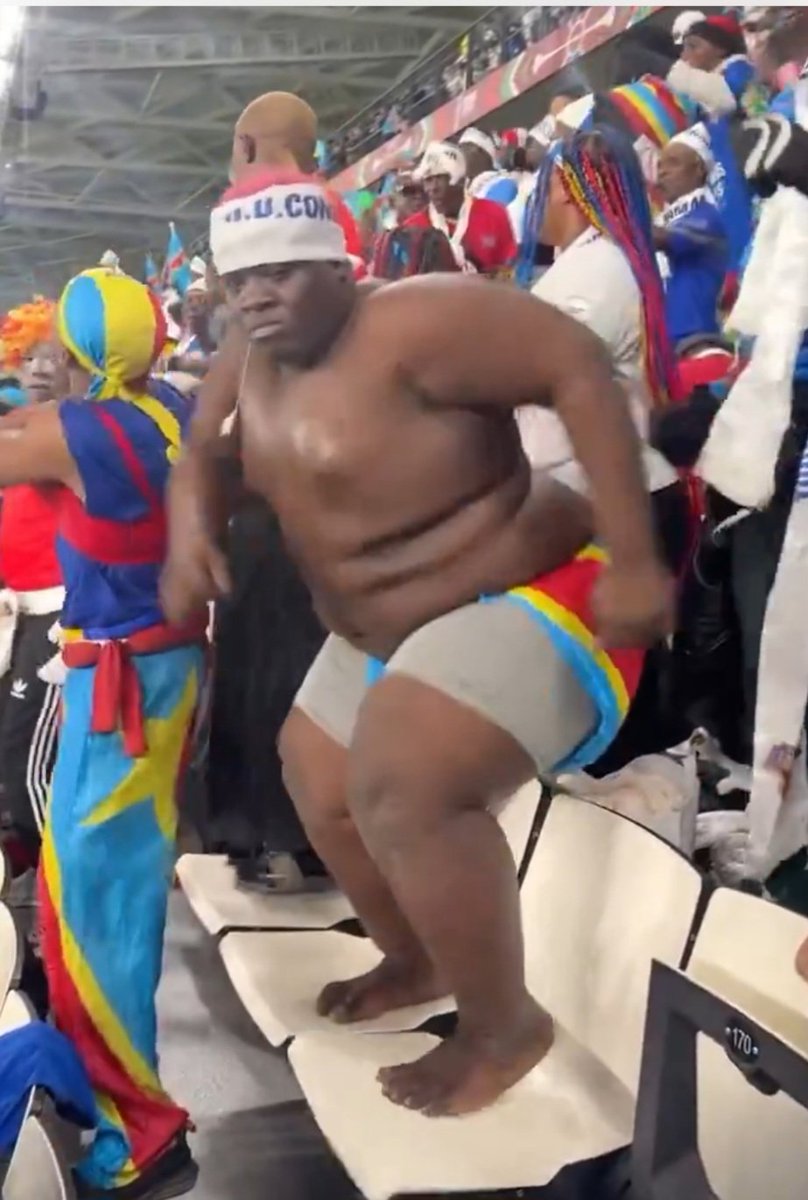 Funkyleroy's tweet photo. @lastjnr42 @ZimbabweNhasi Kikiki ndovanonzi vakayamwa mukaka vakaguta ! https://t.co/m2jVm41rV8