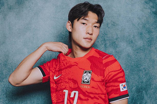 Lugdunews_'s tweet photo. 🚨 L'OL s’intéresse de près au milieu offensif sud-coréen Jun-ho Bae 🇰🇷, actuellement à Stoke City ! 👀

Le joueur n'a plus qu'un an de contrat.

Alors que l’OL cherche à renforcer son entrejeu, le joueur serait séduit par un transfert à Lyon. 🤩

@Santi_J_FM @footmercato https://t.co/eHfaObUTVo