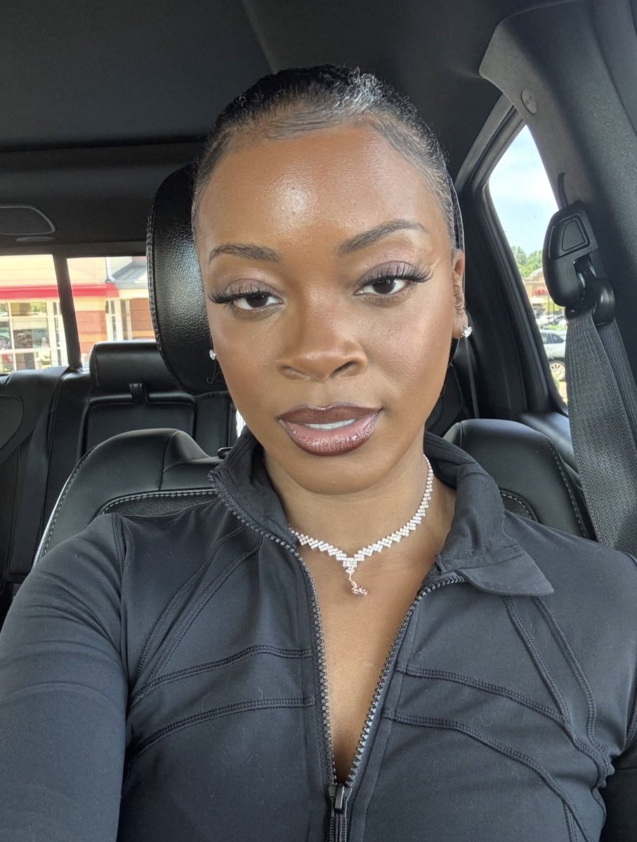 rnbradar's tweet photo. Ari Lennox’ face card never declines 🖤 https://t.co/V4FkxEPRhh