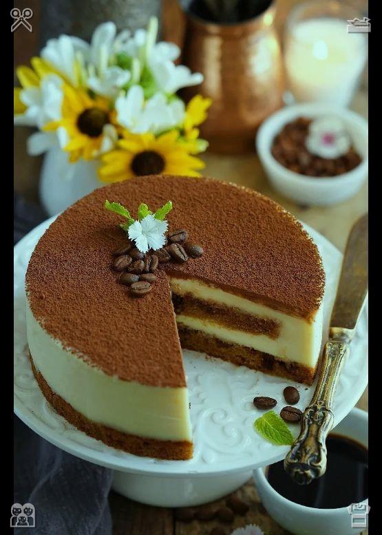 jjiipq's tweet photo. Habits shape the narrative of your future. A jar of strawberry jam drew her attention; its label was marked with the summer she turned twelve—the same year her parents divorced, and she had baked her favorite cake, covered in that very jam, to bring a smile to her face. https://t.co/kpA7LZydzU