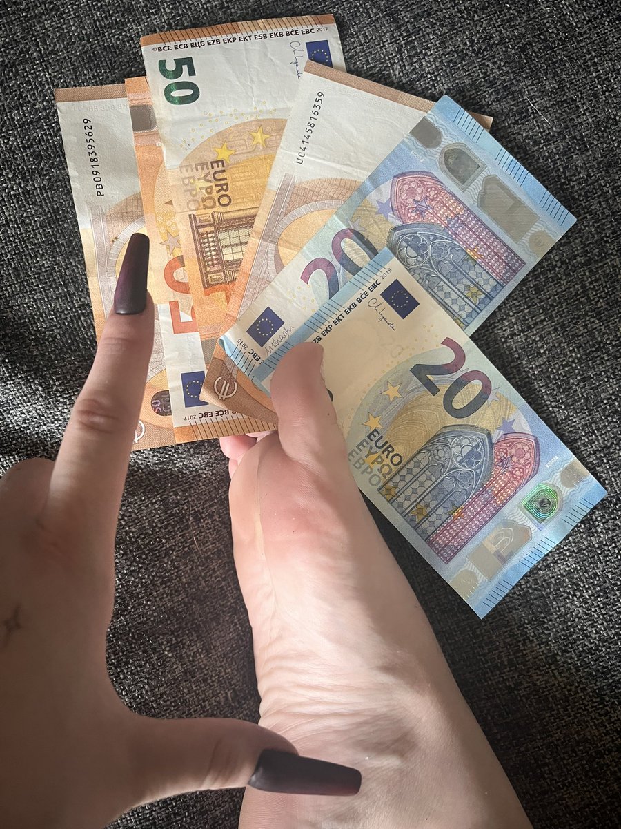 _Rose_2k3's tweet photo. Ein kurzer Ausschnitt eines Custom Videos und Einnahmen durch 1 kurze Cash&amp;go😈⚰️

@rt_feet @rt_promo2k @guy77theee 

#footmother #angelsocks #sole #footworthship #wrinkledsoles #slave #contentseller #feetfindom #footfetısh #feetdomination #thatpose #toe #femdom #findom #feetdom https://t.co/Wq1yApaKH2