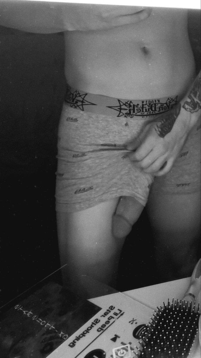 ynosetah's tweet photo. wait right here.. #nsfw #bwc #gay #selling #bi #onlyfans https://t.co/O8ytqQIYSl