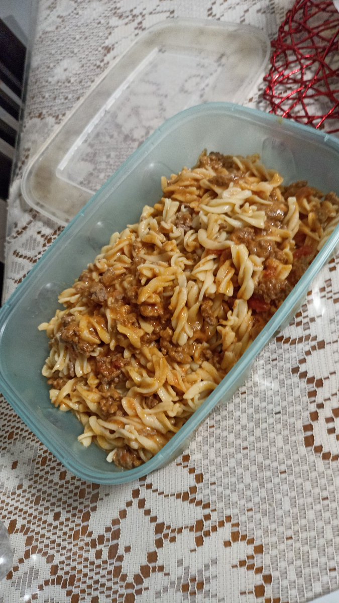 adrien_ace's tweet photo. Mi novia me hizo pasta, y hasta me dejó para lonche, envidien muejejejeje <3 https://t.co/kwG7pmOB0n