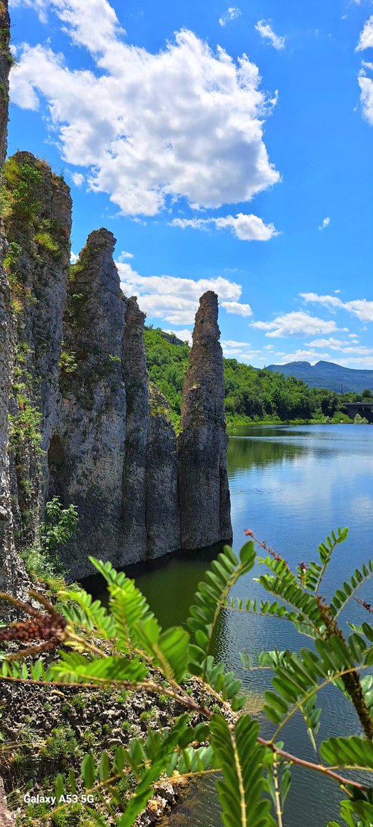 EttiM911's tweet photo. Lost in the beauty of her country! Show me beautiful places in your country. #fyp #summervibes #outdoors #travel #photooftheday 
#natural #beautifulplaces https://t.co/bMknqGa89t