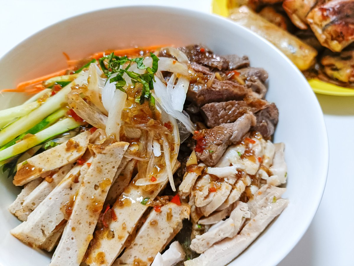 Epatica's tweet photo. ヒエップさん・クエンさんによる、絶品ベトナム料理です🇻🇳🥰🇻🇳 https://t.co/6iqN50Ejn4