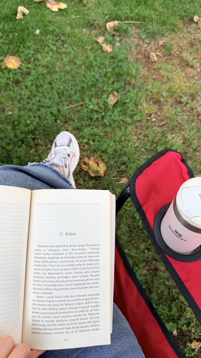 Aysekevv's tweet photo. 📚 https://t.co/R2LMRBw7LL