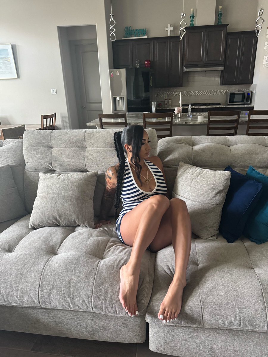 ex0ticgoddess's tweet photo. Be his peace, he already wish you were me😜 https://t.co/jx620ggkv3
