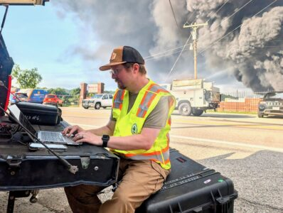 EPAregion3's tweet photo. EPA Region 3 worked with @DEPWV to provide air monitoring & technical expertise after the Peoples Cartage warehouse fire in Parkersburg, West Virginia.

Specialized equipment was used to monitor smoke-related pollutants and check for any immediate health concerns. We appreciate the strong partnership with the state throughout this response. With the fire out and air quality remaining within public health standards, EPA removed the monitors on July 8th. 

🔗 Final air monitoring data is available here: https://t.co/dVOjEi4kmE

🔗 @WVDeptofAg has also issued guidance for farmers, residential gardeners, and agricultural producers who believe debris fallout may have affected their property:
https://t.co/AHAbrTAcxf

🔗 For other response updates & public guidance, visit the WVDEP newsroom:
https://t.co/ibHDKDwrAX