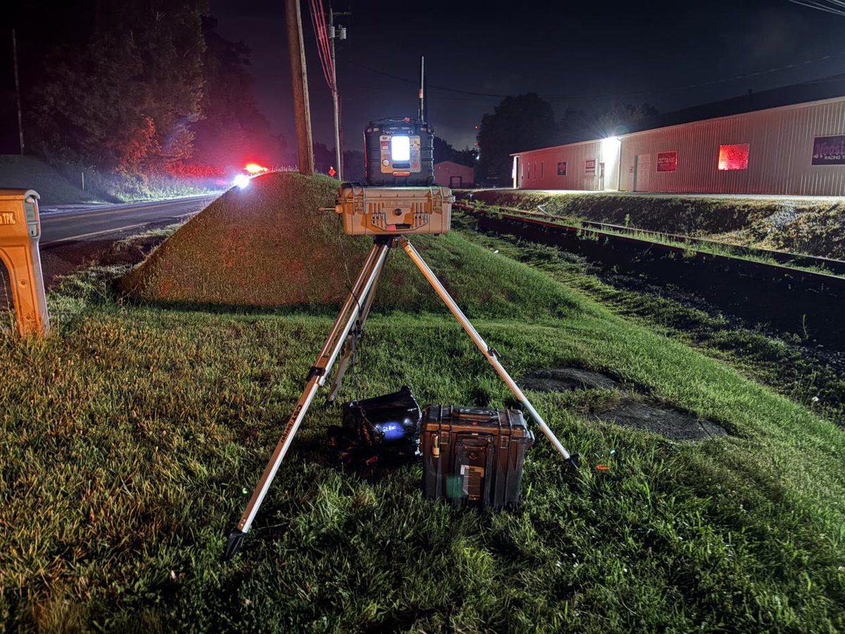 EPAregion3's tweet photo. EPA Region 3 worked with @DEPWV to provide air monitoring & technical expertise after the Peoples Cartage warehouse fire in Parkersburg, West Virginia.

Specialized equipment was used to monitor smoke-related pollutants and check for any immediate health concerns. We appreciate the strong partnership with the state throughout this response. With the fire out and air quality remaining within public health standards, EPA removed the monitors on July 8th. 

🔗 Final air monitoring data is available here: https://t.co/dVOjEi4kmE

🔗 @WVDeptofAg has also issued guidance for farmers, residential gardeners, and agricultural producers who believe debris fallout may have affected their property:
https://t.co/AHAbrTAcxf

🔗 For other response updates & public guidance, visit the WVDEP newsroom:
https://t.co/ibHDKDwrAX
