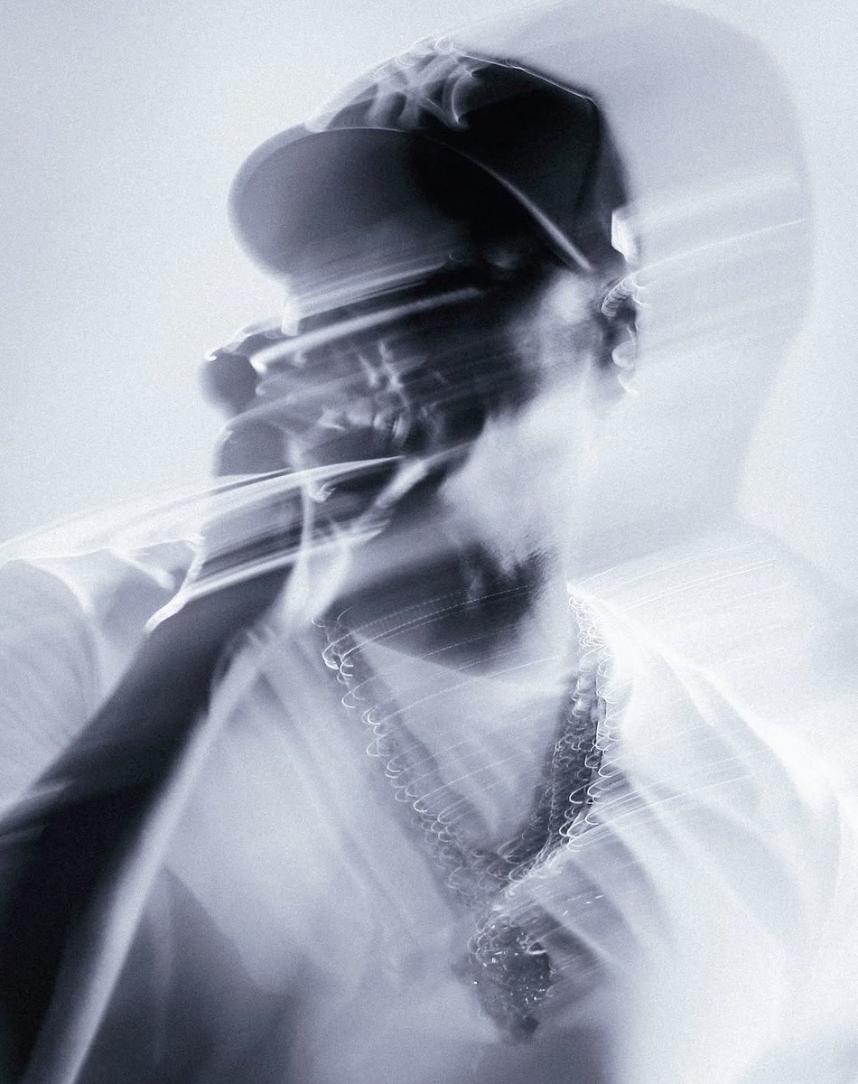 HoviBear's tweet photo. Jay-Z is the greatest of all time 💎

30 years of God given talent, hard work, love, &amp; honesty.

HBO doc is coming this Fall. More shows otw. I’m ready for the new album.

Thank you for everything @sc https://t.co/6oh45kVJ7I