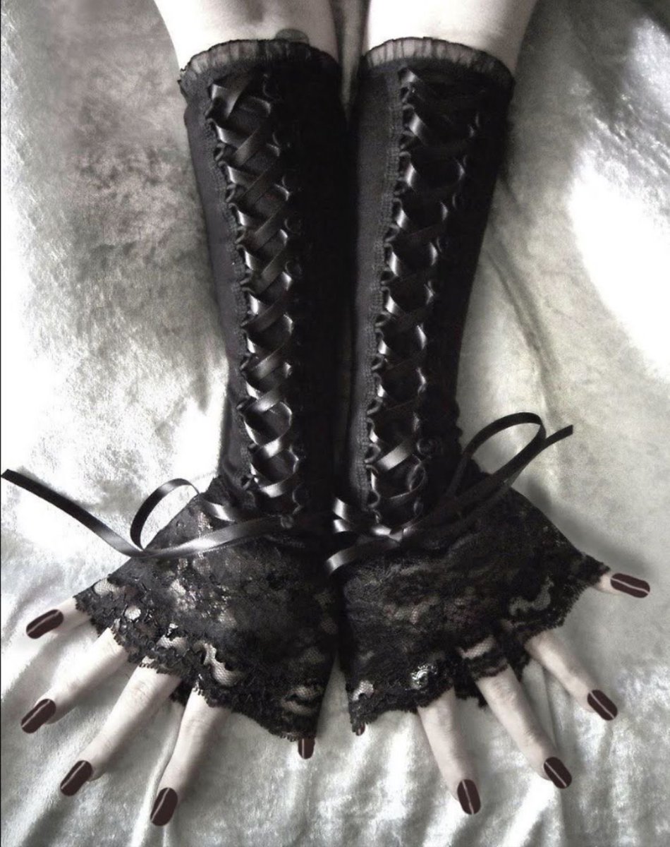 Droptop6969's tweet photo. I need to find myself a #findomslave #piggy #findom i wanna dress myself up so badly in gothic style now who is a good boy and will send me the shopping money https://t.co/FqXr3hgLxG