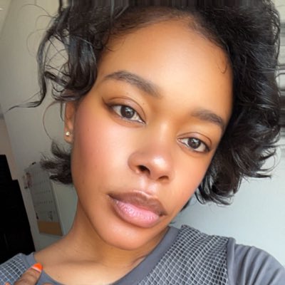 Lolaredofficial's tweet photo. #NewProfilePic https://t.co/aXMQ43R7b2
