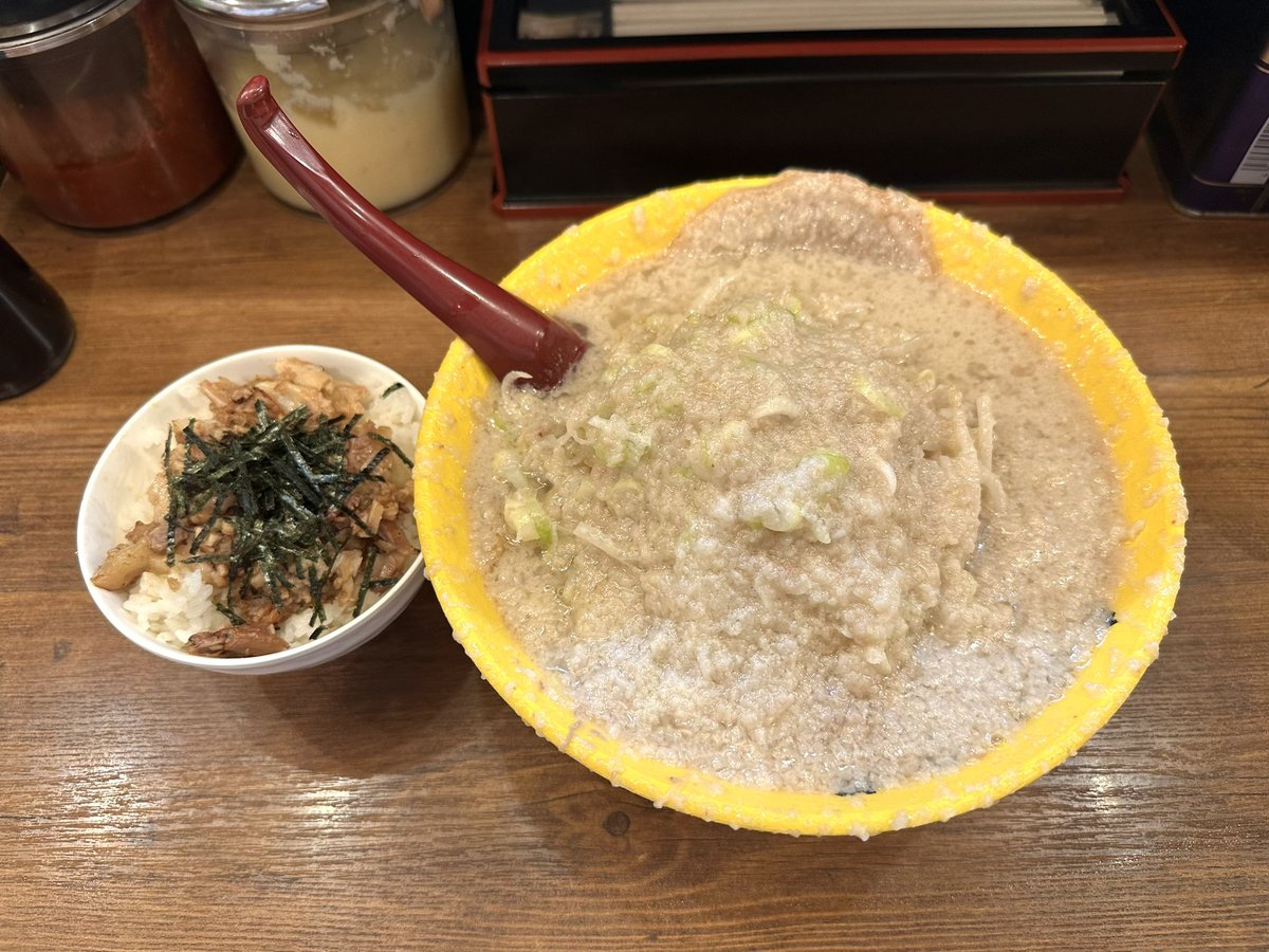 らーめん弁慶 堀切店 @ramen_benkei 超ギタ！背脂らーめん ミニ丼 深夜