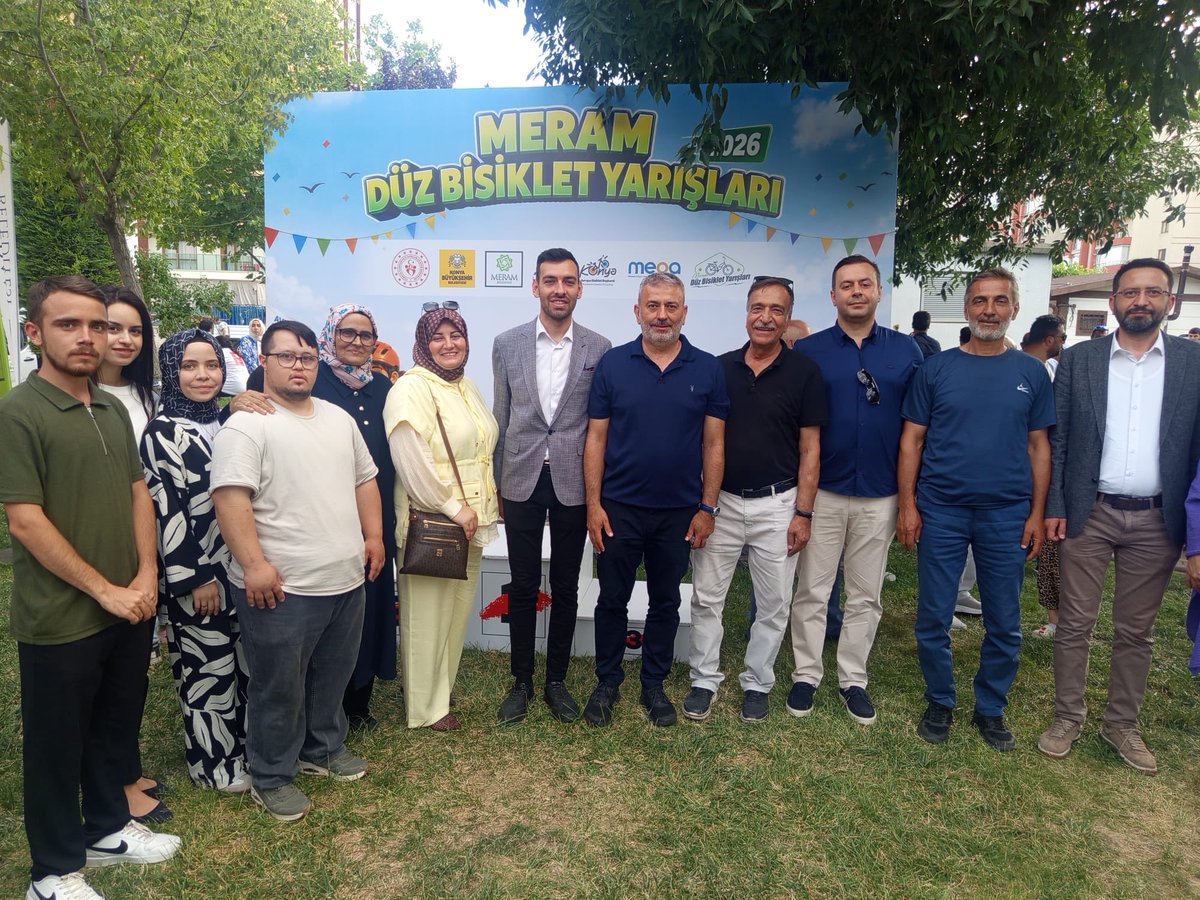 akgenclikmeram's tweet photo. BİZİM MERAMIN geleneği;
5. Düz Bisiklet Yarışları!💚🤍
Gerçekleşen programa Meram Gençlik Kolları Başkanımız @cimenabdullah42 öncülüğünde katılım sağlayarak genç kardeşlerimizin heyecanına ortak olduk. Emeğini geçen Meram Belediye Başkanımız; @mustafakavuss teşekkür ederiz. https://t.co/yKZj5GYd9E