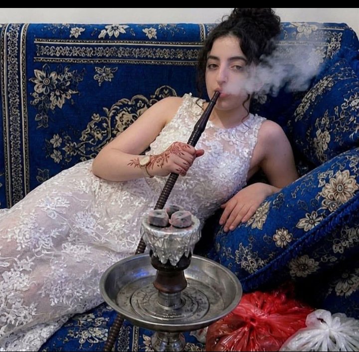 energy_eagle's tweet photo. شتو رئيكم بل بنيه الي ادخن

الي يريد يتعرف علا بنات هايجات ينزل هاذا التطبيق نار🔥👇🔞
https://t.co/u7Iz49bmYZ https://t.co/NiADYyMuJX