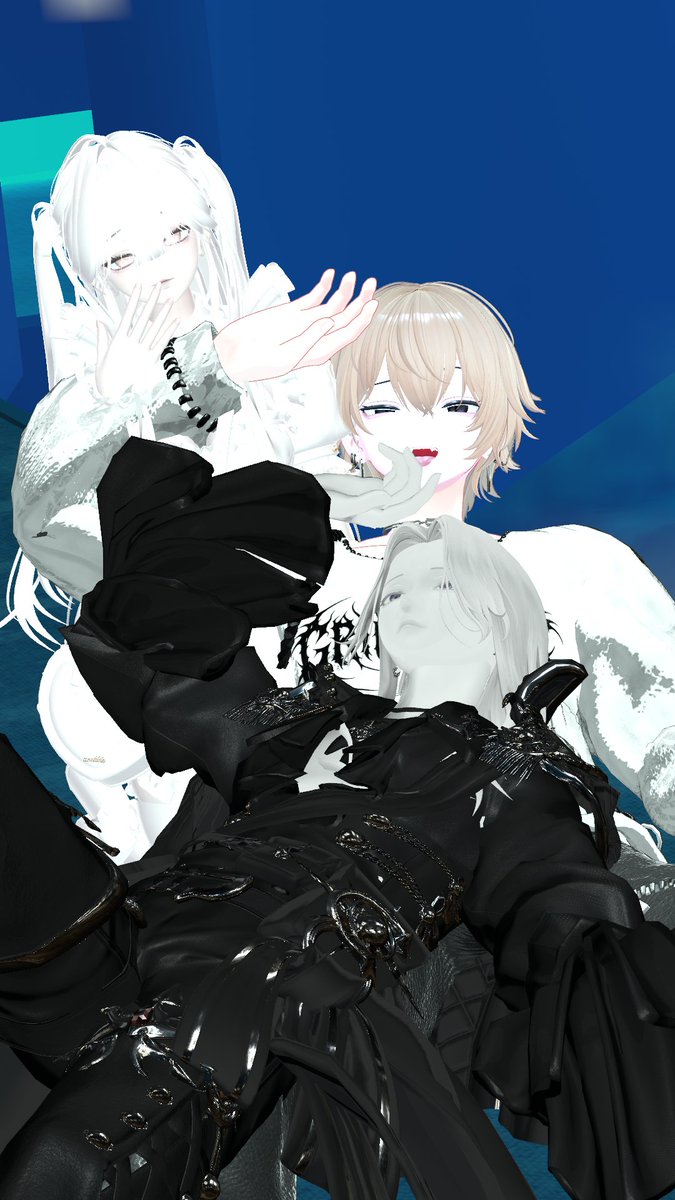 kuyuvrc's tweet photo. あまりにもお笑い写真 https://t.co/0oN7RGigCT