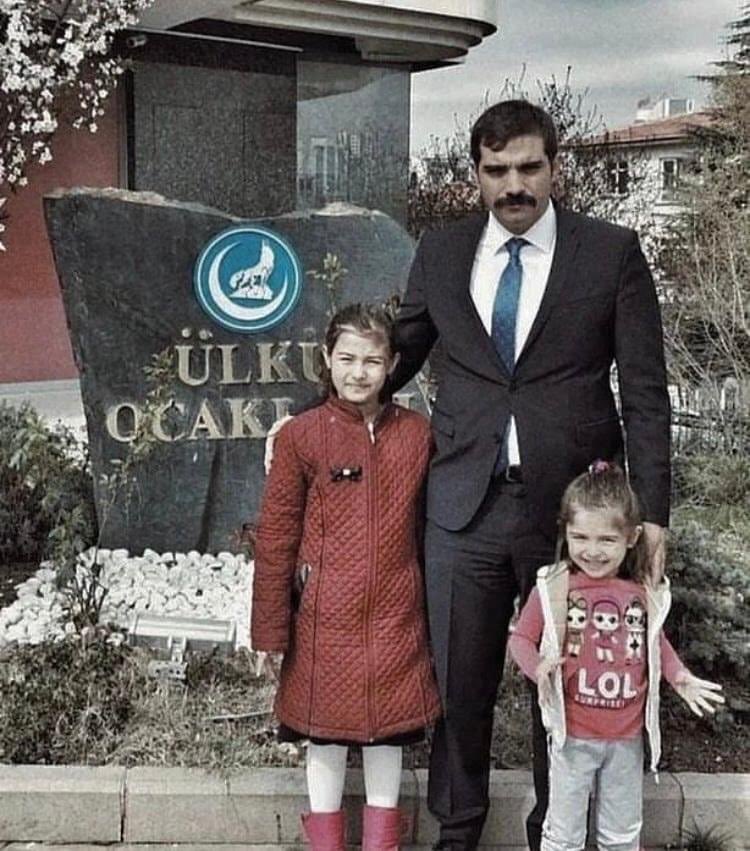 iyiphaber's tweet photo. #Şehit #SinanAteş
"ÖLSEM DE ÖLMEYECEĞİM" 
Demişti

 #SinanATESiçinAdalet #SinanınAteşiHepiniziYakacak https://t.co/7ereUgcIqk