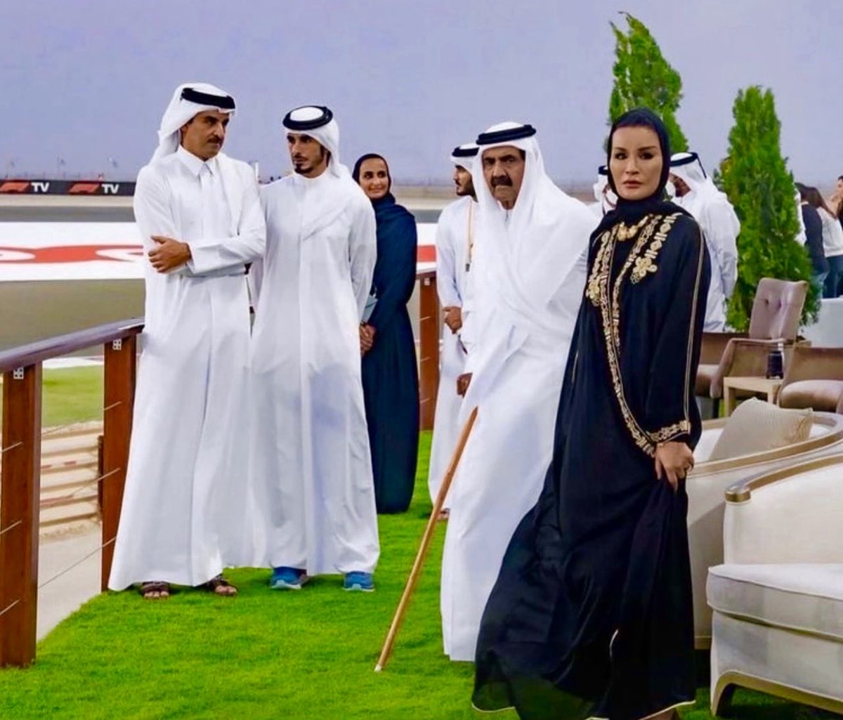Qatatr12's tweet photo. من أقوال الوالد :
إنني إذ أتحدث إليكم اليوم، لأشكر أهل قطر الذين كانوا معي طوال المسيرة، وساندوني وكانوا خير عون لي في الظروف الصعبة، وساعدوني في مواجهة التحديات .. وكان هدفي، كل هدفي، أن ينعموا بالرفاهية والخير والاستقرار والأمن. وسيظل قلبي نابضاً بحب هذه الأرض وأهلها، فهي أول ما وقعت عليه العين، وأول ما التصق به الخيال .. واحنا نقول والله كفيت ووفيت 💔🇶🇦💔
#الشيخ_حمد_بن_خليفه_آل_ثاني
#قطر #انا_لله_و_انا_اليه_راجعون
#لاحول_ولا_قوة_الا_بالله