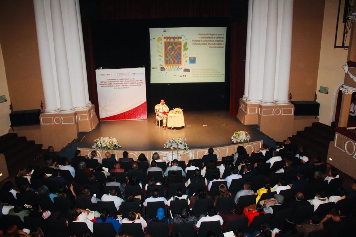 ddhh_scjn's tweet photo. 1/2 📌 En Tlaxcala se realizó la conferencia magistral “Multiculturalidad, Pluriculturalidad e Interculturalidad”, impartida por Maximino Muñoz de la Cruz, Subdirector General de Derechos Humanos de la Dirección General de Derechos Humanos y Justicia Pluricultural de la @SCJN. https://t.co/KbFZVLKk3m