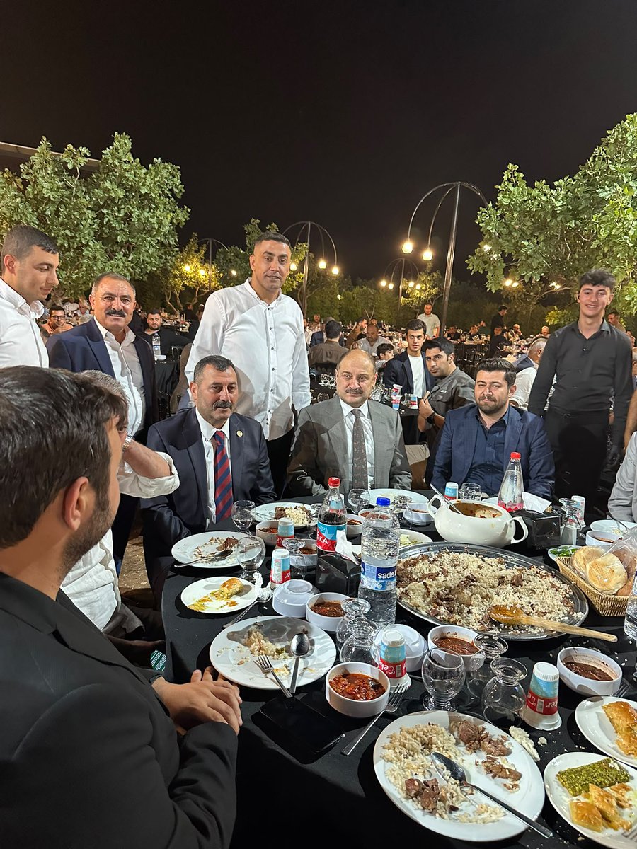 Sanliurfa_MHP's tweet photo. Milliyetçi Hareket Partisi Şanlıurfa İl Başkanımız Sayın Ecz. Osman Mutlu, Kahraman ve Atilla ailelerinin kıymetli evlatlarının düğün merasimine katılarak bu anlamlı günlerinde mutluluklarına ortak oldu.

Aile müessesesini milletimizin en sağlam temeli olarak gören anlayışla, yuva kuran genç çiftimizi gönülden tebrik ediyor; Cenab-ı Allah'tan kendilerine sağlık, huzur, bereket ve iki cihan saadeti niyaz ediyoruz.

Kahraman ve Atilla ailelerini tebrik ediyor, kurulan bu mübarek yuvanın hayırlara vesile olmasını temenni ediyoruz.

@dbdevletbahceli 
@MHP_Bilgi 
@eczosmanmutlu
