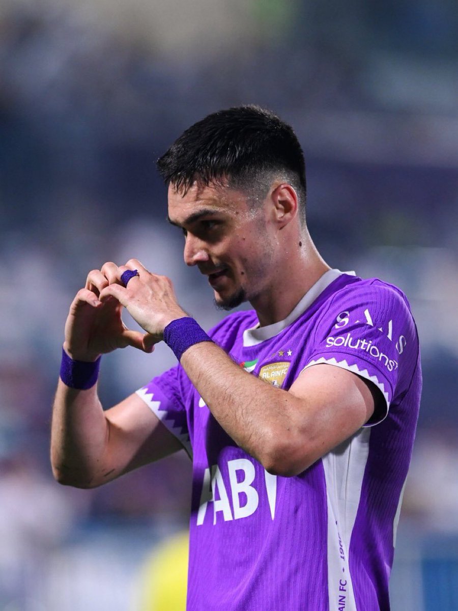 bayn_alshbab's tweet photo. 🚨🚨🚨🚨 || متداول :

#الشباب يستهدف التعاقد مع الروماني ' أندريان شوت ' لاعب نادي العين الاماراتي. https://t.co/GQRdkxWPQw