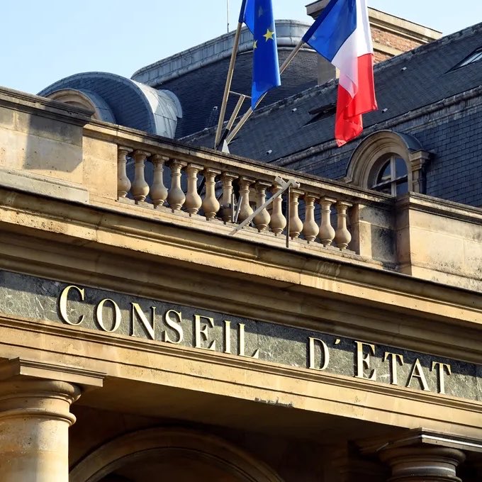 TribunePop23's tweet photo. 🇫🇷🎖️REBONDISSEMENT : Le ministre de l'Intérieur vient d'interjeter appel de l'ordonnance du tribunal administratif de Paris concernant l’annulation du QR code obligatoire pour le défilé du 14 juillet.

Le Conseil d'État fixe l'audience publique, ce soir, à 22h45. https://t.co/PsTDShffbG