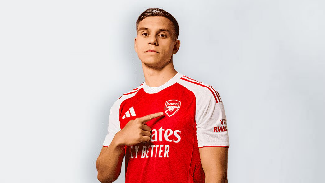 mrbayoa1's tweet photo. My favourite Arsenal player. A man who always delivered when it mattered most, scoring crucial goals in the biggest moments. Skillful, elegant, and made for the big occasion. I’m not sure I’ll ever miss an Arsenal player as much as I’ll miss you. Thank you for everything, Leandro Trossard. It has been a privilege to watch a player of your incredible talent wear the Arsenal shirt.

Forever a Gunner. ❤️🤍