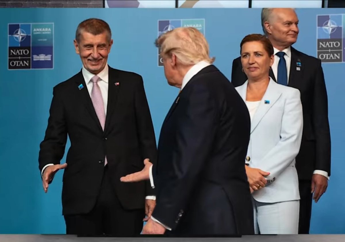 mnohamrd's tweet photo. @m_o_havel Ty jsi přeci jelito, ty TOP 0,09 🤡
Tududum-tum... https://t.co/PxBNKc8ICe