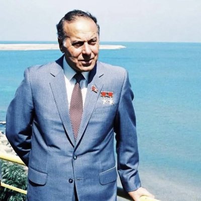 GBehbud's tweet photo. 14 iyul 1969-cu ildən  başlanan 
 Yeni tarix…

Tarix təkrarlanacaq, 
tarix  varaqlanacaq…
Heydər tarixə  dönüb 
Yenidən doğulacaq…!

Gülşən Behbud https://t.co/dNiYVH56bH
