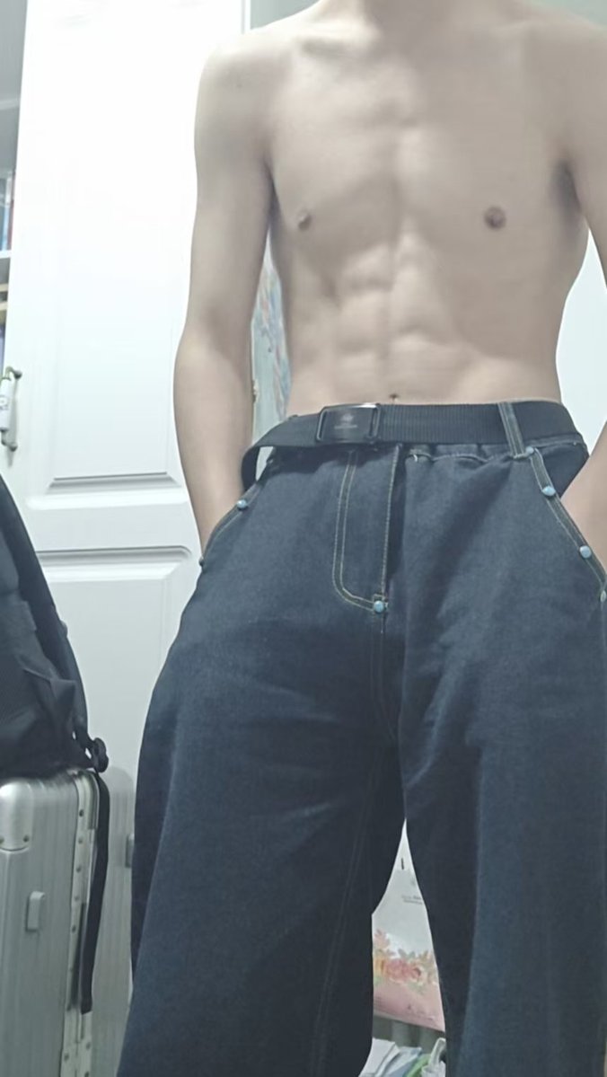 1008611tt's tweet photo. 又骚又帅 https://t.co/67SIIZiw7p
