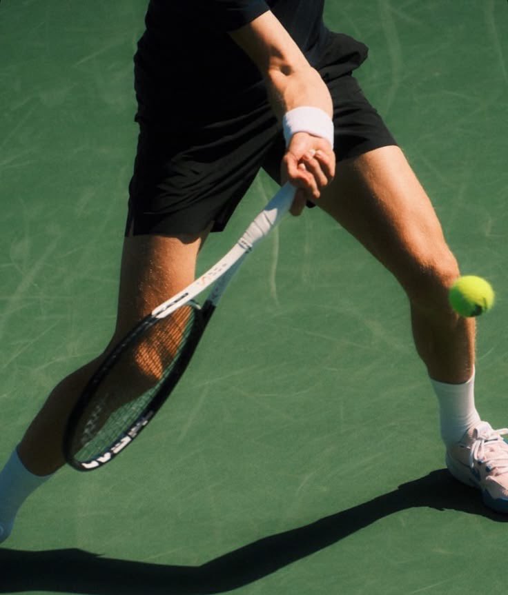 yukikop81's tweet photo. If I remember correctly Oscar's mom said she wished he played tennis because motorsports are too dangerous... tbh tennis player Oscar would've been such a vibe https://t.co/6PKQFNDViW