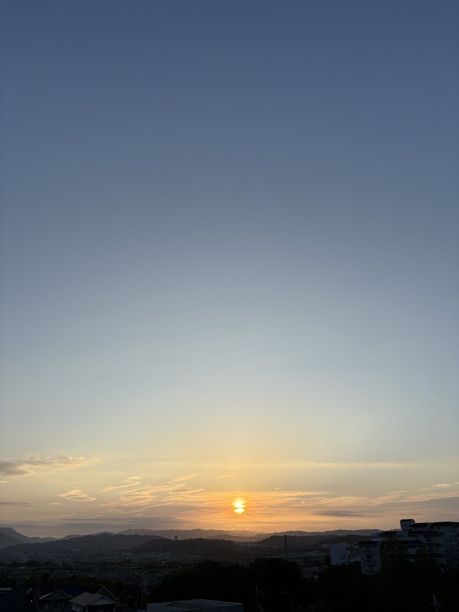 Luftseilbahn's tweet photo. おはようございます
気温27.2℃
今日もご安全に
#雲の友会 https://t.co/bX2K7wRcir