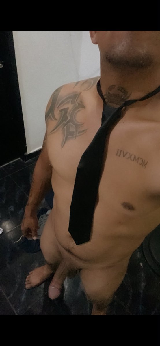 Lucas39p's tweet photo. Que rica la cabeza de este macho ,rosadita y grande https://t.co/0saCkTtj2Z
