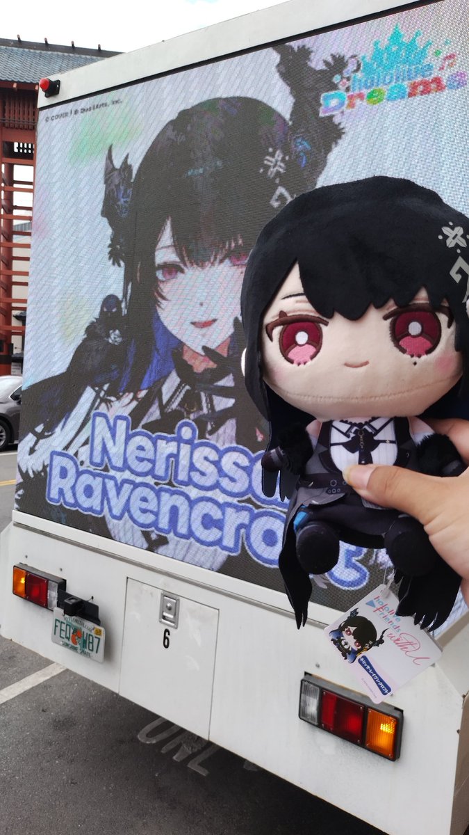 salg0880's tweet photo. NERISSA TRUCK FOUND IN LA (little tokyo area)!!! Thankfully I caught it at the right time!! I came prepared with my Nerissa friends with u plushie!!! #holodori #RissaLIVE https://t.co/6GFAVnXBWV