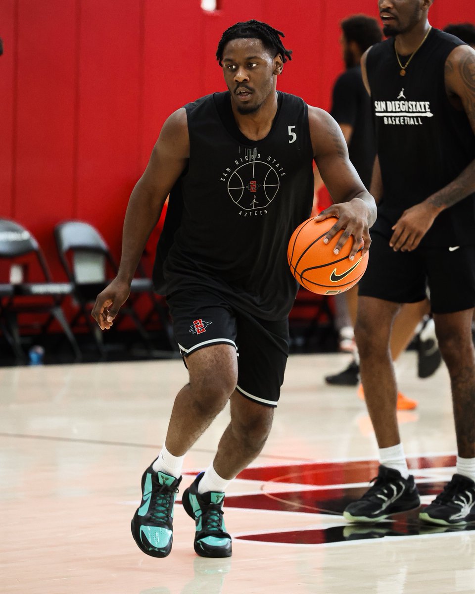 mesa_aztecs's tweet photo. Another week. Same standard.

#GoAztecs @Aztec_MBB https://t.co/qqyFSD3mcK
