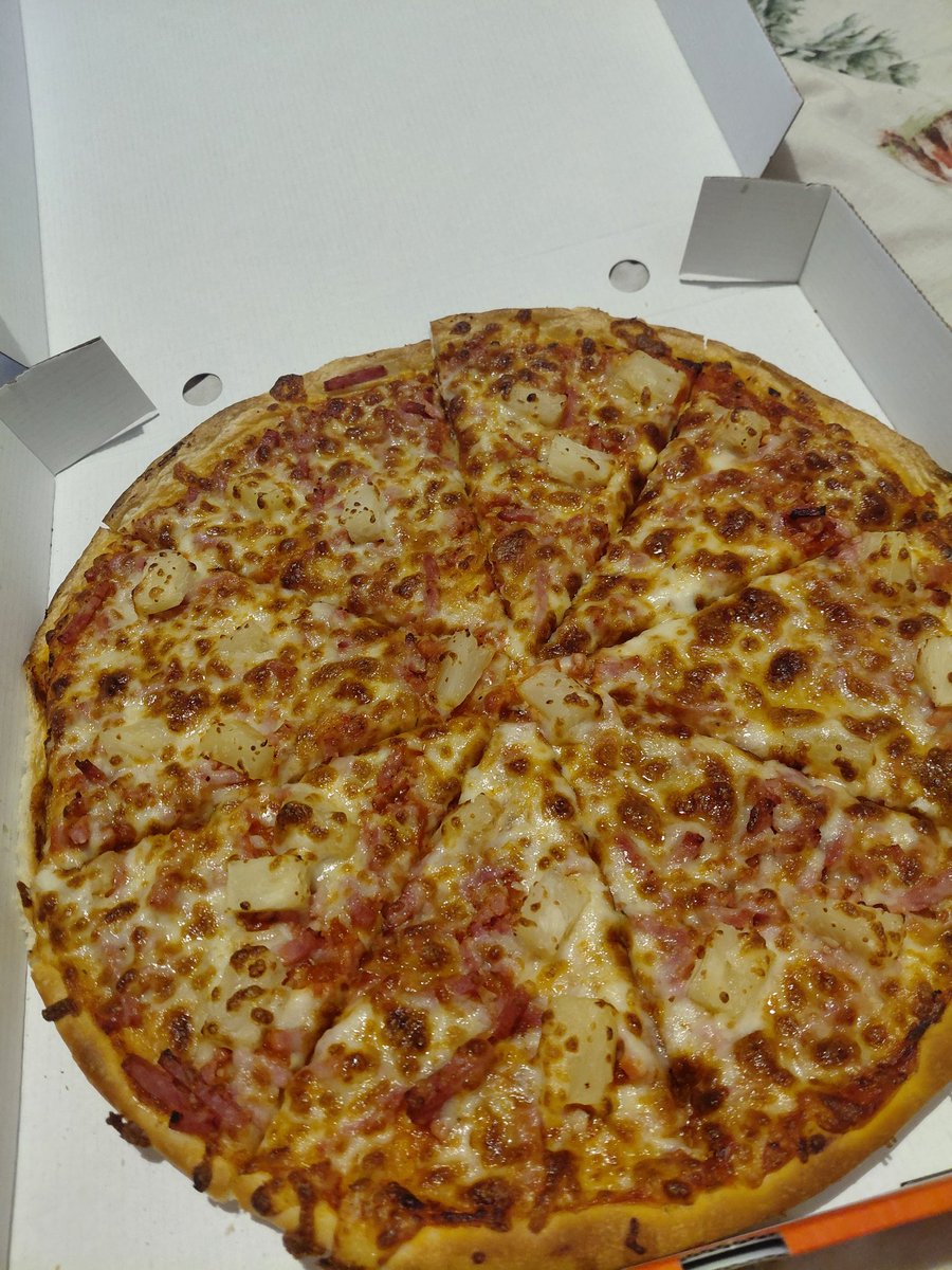 cdixon2011's tweet photo. Worked hard today deserved a treat. 🍕 https://t.co/QXxbh490PL