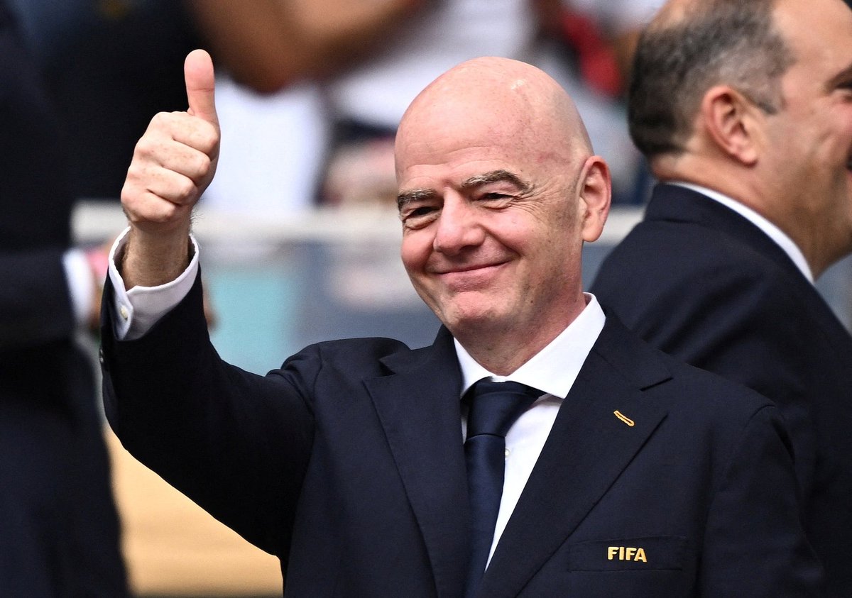primalpaul's tweet photo. 🌱 FIFA to sell pieces of the World Cup final pitch for up to $3,000

After the 2026 FIFA World Cup final, fans will be able to buy preserved pieces of grass from the pitch used in the match.

A total of 8,104 collectibles will be released across four editions. https://t.co/cOk54I5wFf