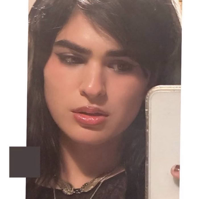 Girl tweet media