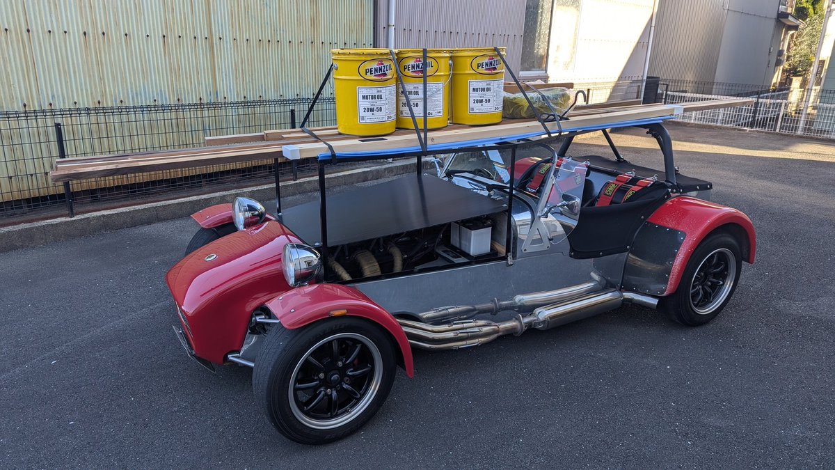groovy722's tweet photo. スポーツカー１台持ちは、どうやって荷物を運ぶかという問いから始まる https://t.co/IcD3DhYhtw