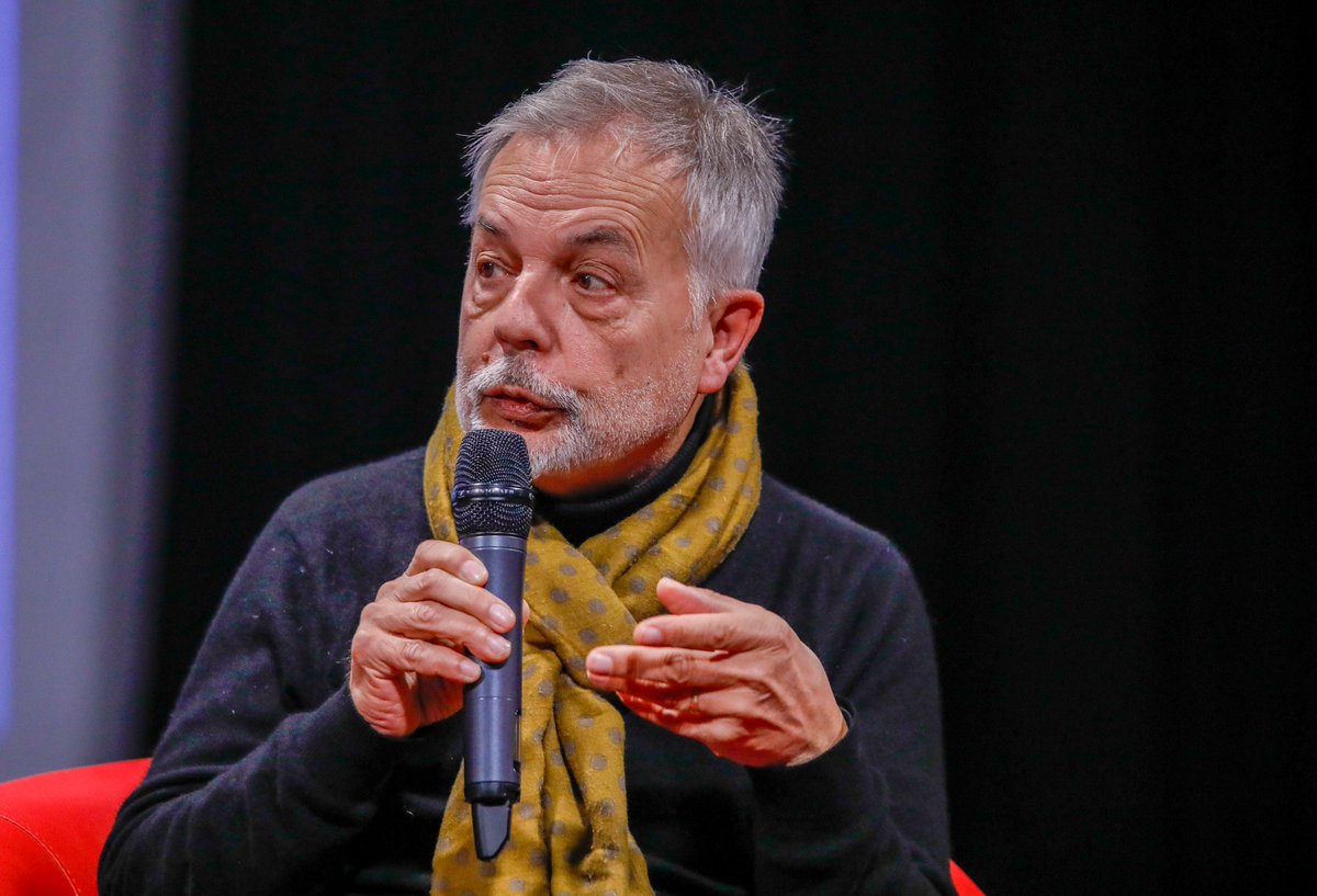 udp_cl's tweet photo. Alain y Désirée Frappier participaron en una nueva versión de la Cátedra Roberto Bolaño 🗣️🤩
📚El encuentro titulado “Imágenes de memoria”, contó con la participación del ilustrador francés y la escritora, periodista y guionista.
Conoce más en https://t.co/NMNzbW5VbJ 📲
#UDP https://t.co/wcxyONTNN0