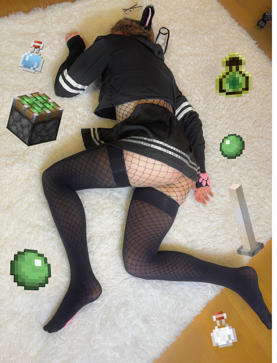 TabbyPacNSFW's tweet photo. died by intentional game design https://t.co/VwO7uv46zq